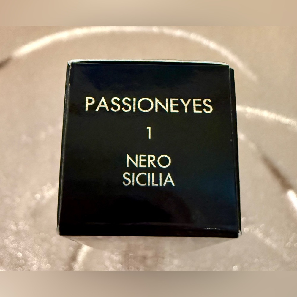 Dolce & Gabbana Passioneyes black mascara - 1 Nero Sicilian 🔥6ml. - Picture 3 of 3